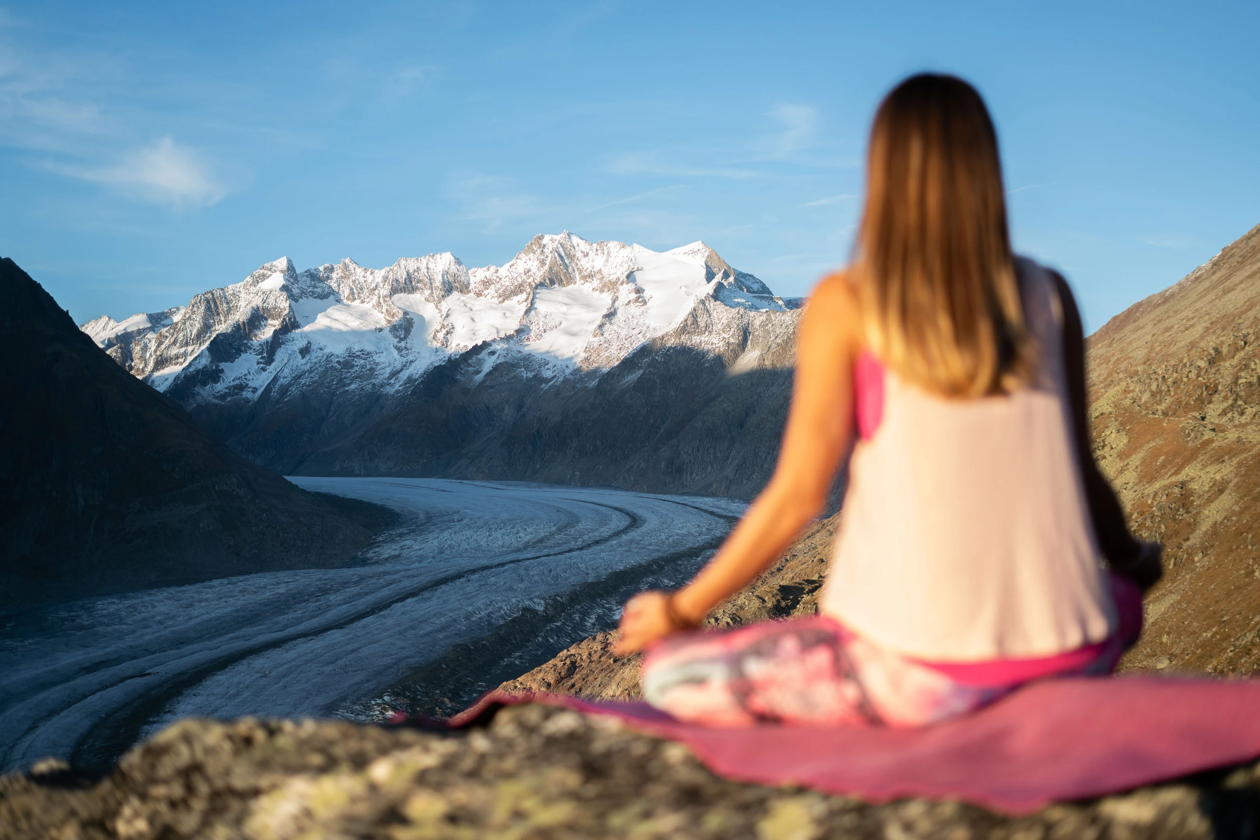 Yoga am Grossen Aletschgletscher