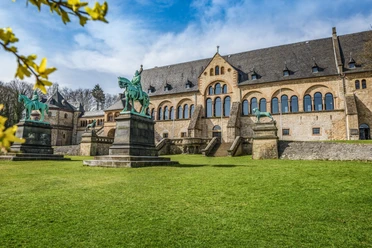 Die Kaiserpfalz im Frühling