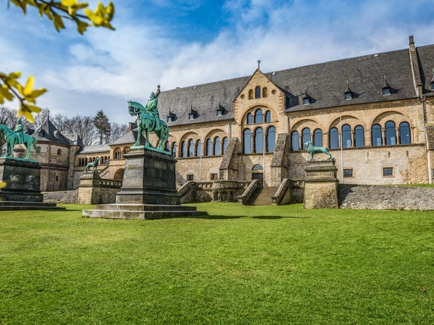 Die Kaiserpfalz im Frühling