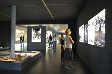 Dauerausstellung im Museumsgebäude der KZ-Gedenkstätte Mittelbau-Dora