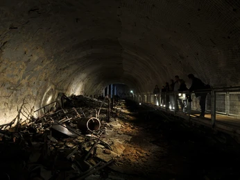 Querstollen in der Besucherstollenanlage-, bis 1944 Häftlingsunterkunft