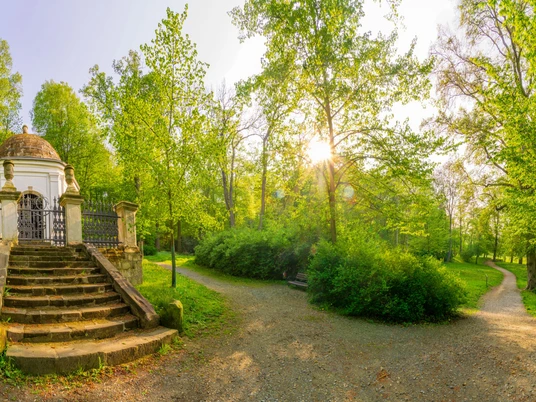 Halberstadt Landschaftspark Spiegelsberge Mausoleum