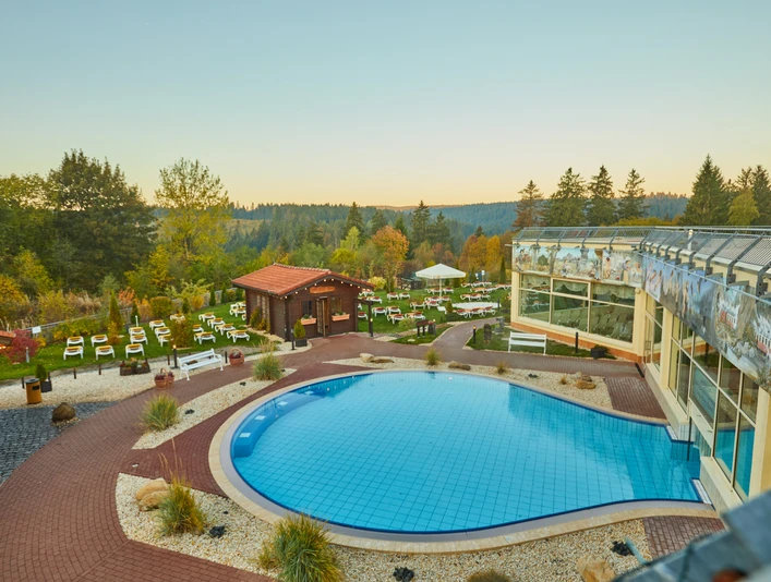 Das Außenbecken der Kristalltherme in Altenau