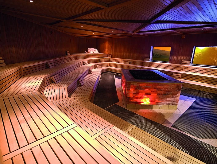 Die mega Brocken Sauna in der Kristalltherme.