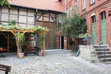 Eingang zum Schraube-Museum. Wohnkultur um 1900 in der Voigtei 48 in Halberstadt.