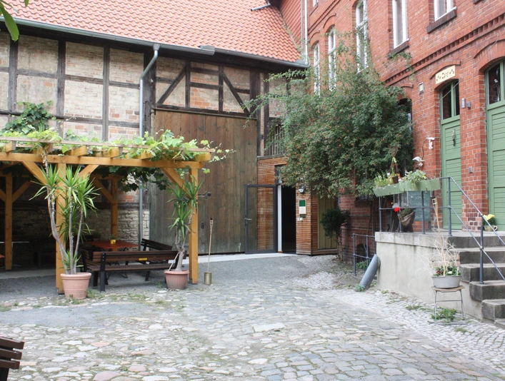 Eingang zum Schraube-Museum. Wohnkultur um 1900 in der Voigtei 48 in Halberstadt.