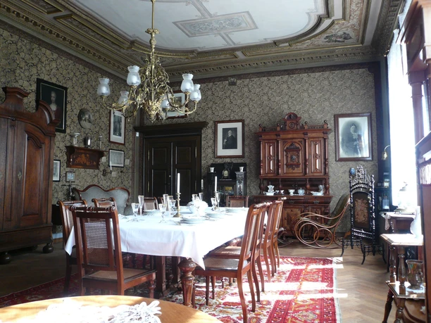 Der im Original erhaltene Salon der Familie Schraube