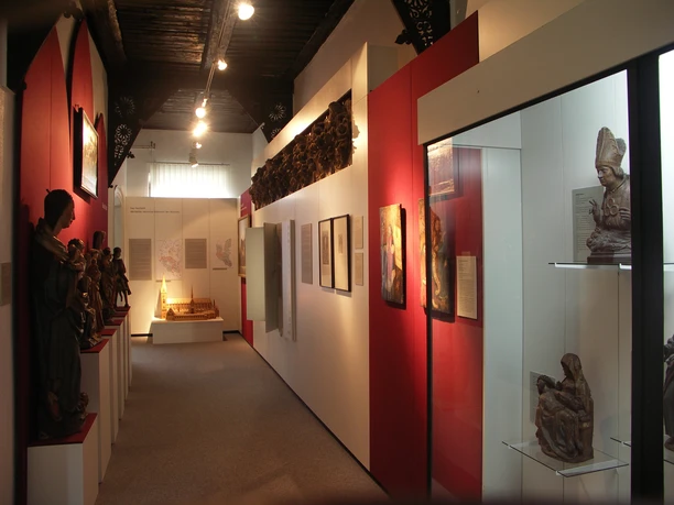 Ausstellungsabschnitt zur Geschichte des Halberstädter Domkapitels im Städtischen Museum Halberstadt.