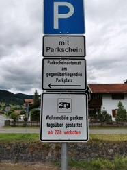 Parkplatz Weiherbichl II Schild.jpg