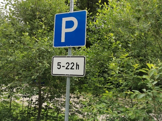 PP Halbammer Schild.jpg