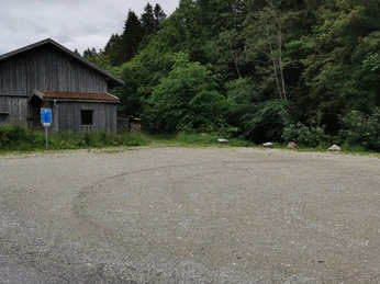 Parkplatz Enge Laine 1.png