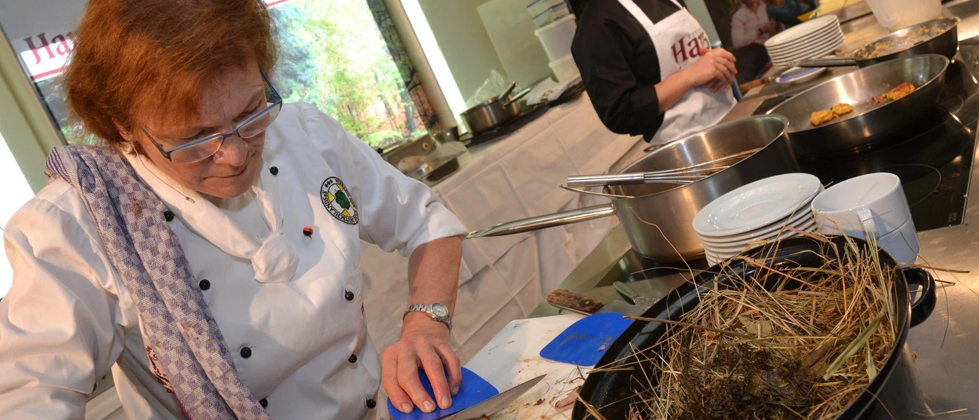 Café Schnibbe - Elke Schnibbe in Aktion