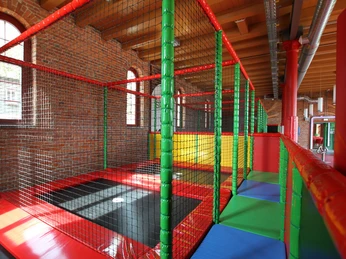 HaWoGe Spiele Magazin Trampolinbereich