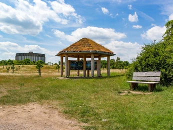 Panorama Museum Blick von einer Streuobstwiese Panorama Museum Blick von einer Streuobstwiese