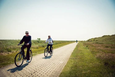 fahrradfahrer-sommer-juist Fahrradverleih Schwips Juist