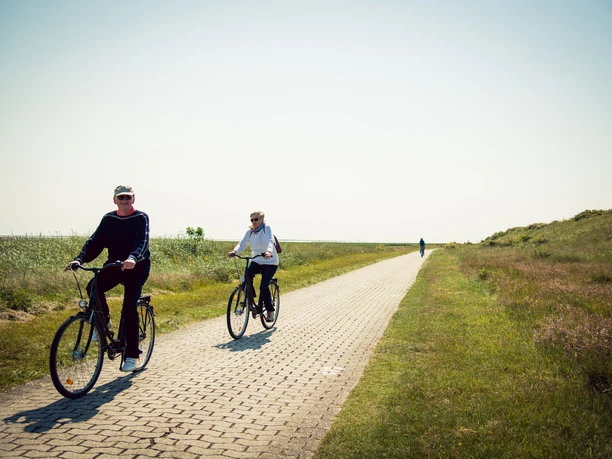 fahrradfahrer-sommer-juist Fahrradverleih Schwips Juist