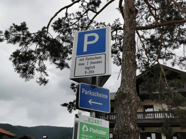 Parkplatz Rathaus 2.png