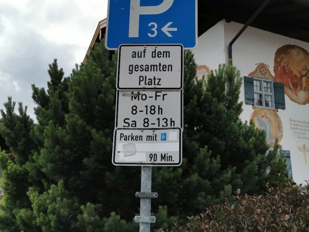 Parkplatz Ortszentrum, P3 1.png