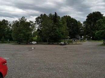 Parkplatz Tratweg 2.png