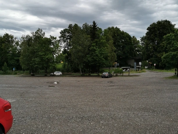 Parkplatz Tratweg 2.png