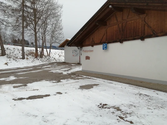 Parkplatz am Sportplatz 2.png