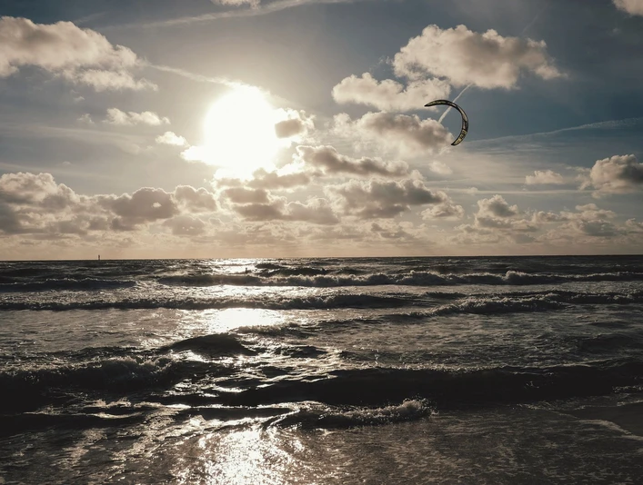 Kiten am Strand