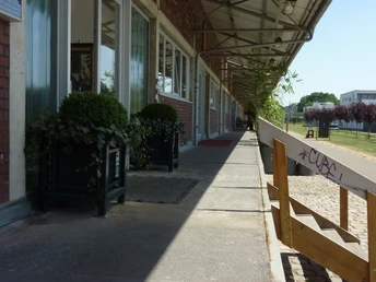 Künstlerateliers in den ehemaligen Güterhallen im Südpark