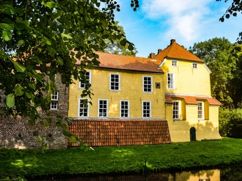 manninga_burg_pewsum1_1980