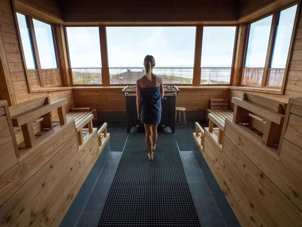 sauna-juist-frau Panorama-Sauna Juist
