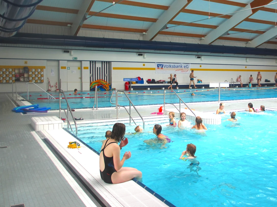 Familienbad Delphino Familienbad DelphinoDelphino family poolDelphino-familiens poolDelphino familie zwembad