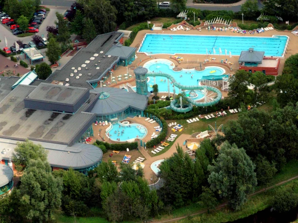 Vogelperspektive des Erlebnisbades Ronolulu Vogelperspektive des Erlebnisbades Ronolulu