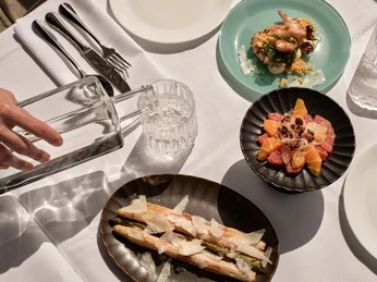 Flemings Hotels Occhio d'Oro Dachterasse Speisen