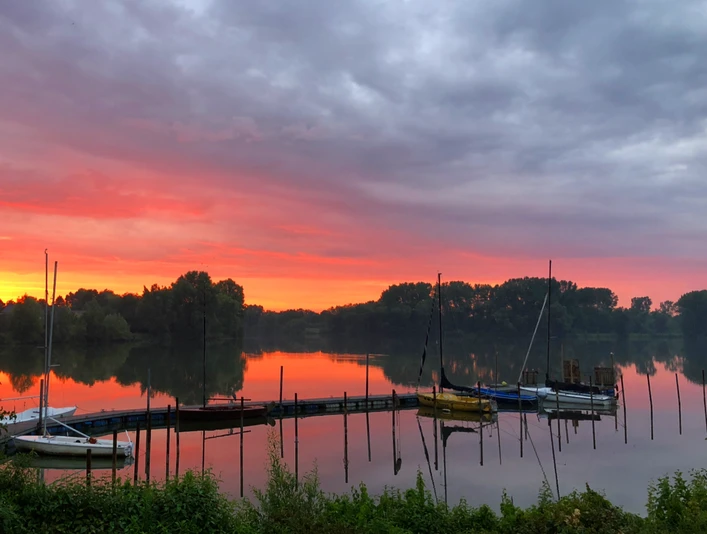 Sonnenuntergang im Natur- und Erlebnispark Bremervörde Sonnenuntergang im Natur- und Erlebnispark BremervördeSunset in the Bremervörde nature and adventure parkSolnedgang ved Bremervörde Natur- og OplevelsesparkZonsondergang in natuur- en avonturenpark Bremervörde