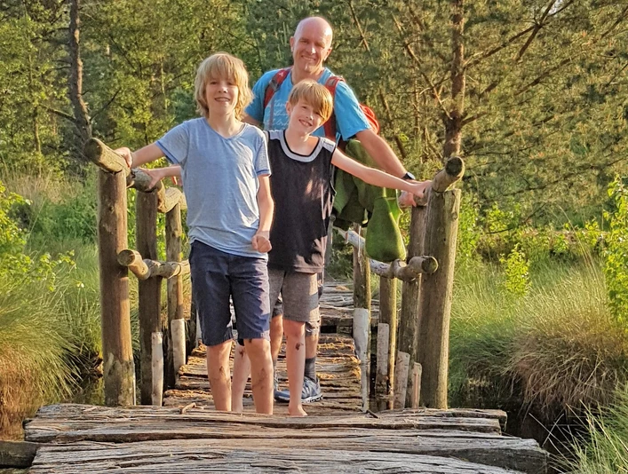 Moorerlebniszone mit Wackelbrücke im Naturschutzgebiet Tister Bauernmoor Moorerlebniszone mit Wackelbrücke im Naturschutzgebiet Tister BauernmoorMoor experience zone with wobbly bridge in the Tister Bauernmoor nature reserveMoor-eventyrzone med vakkelvorn bro i naturreservatet Tister BauernmoorMerenavonturenzone met wiebelbrug in het natuurreservaat Tister Bauernmoor