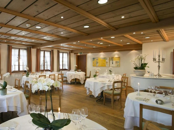 Gasthof_Krone_Blatten_Saal.jpg Blick auf Saal im Restaurant Krone