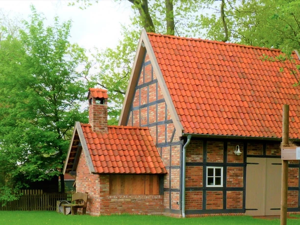 Backhaus neben der Motormühle Nartum Backhaus neben der Motormühle Nartum