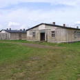 Unterkunftsbaracken auf dem Gelände der Gedenkstätte Lager Sandbostel Unterkunftsbaracken auf dem Gelände der Gedenkstätte Lager SandbostelAccommodation barracks on the grounds of the Sandbostel camp memorial siteIndkvarteringsbarakker på Sandbostel-lejrens mindesmærkeområdeAccommodatiebarakken op het terrein van de gedenkplaats van kamp Sandbostel
