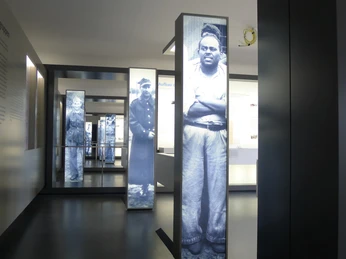 Portraits der Dauerausstellung der Gedenkstätte Lager Sandbostel Portraits der Dauerausstellung der Gedenkstätte Lager Sandbostel