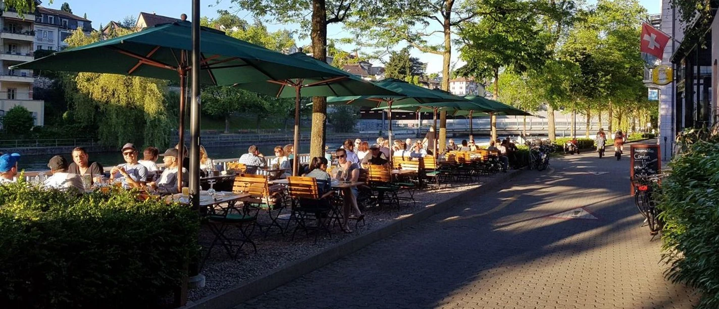 View of the terrace and the Reuss