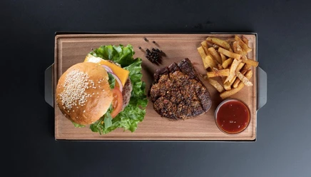 csm_wolf_burger_restaurant-essen-trinken-luzern_1_228fc25d51.jpg Blick auf Menü