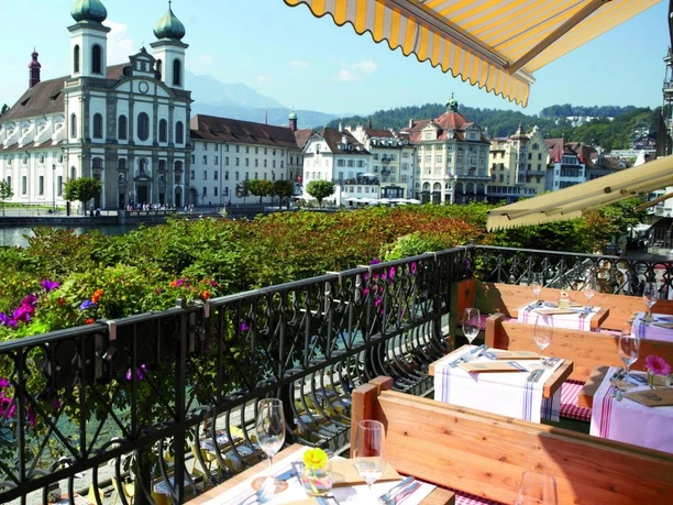 View from the terrace of the Pfistern restaurant with a view of the Reuss river
