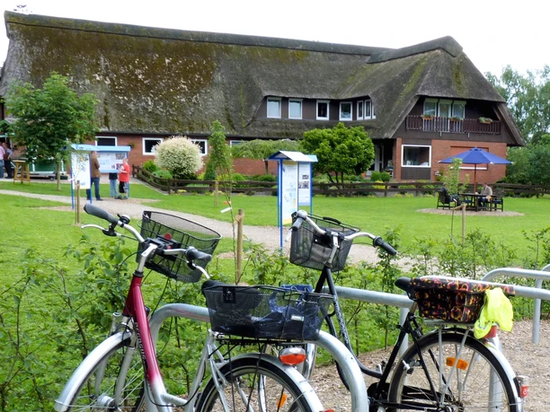 Milchlehrpfad auf dem Milchhof Kück Milchlehrpfad auf dem Milchhof Kück