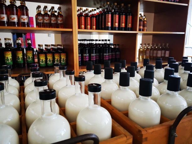 Spitiruosenauswahl in der Fabrik Spitiruosenauswahl in der Fabrik