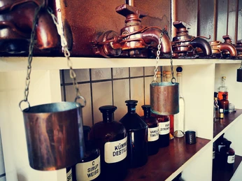 Equipment zur Herstellung von Spirituosen Equipment zur Herstellung von Spirituosen