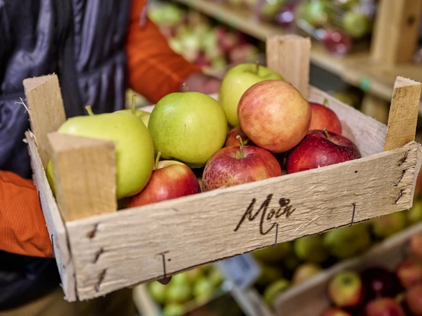 Frische Äpfel aus dem Hofladen Herzapfelhof Lühs