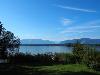 Blick auf See und Berge