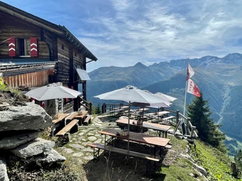 Galmihornhütte Terasse