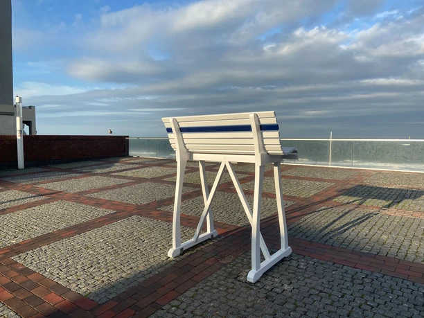 Hochwasserbank an der Westerländer Promenade