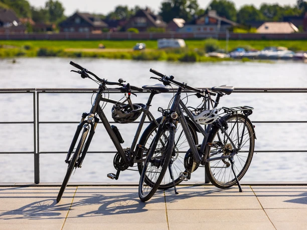 Fahrräder am Rufer-Platz in Lauenburg an der Elbe Fahrräder am Rufer-Platz in Lauenburg an der Elbe