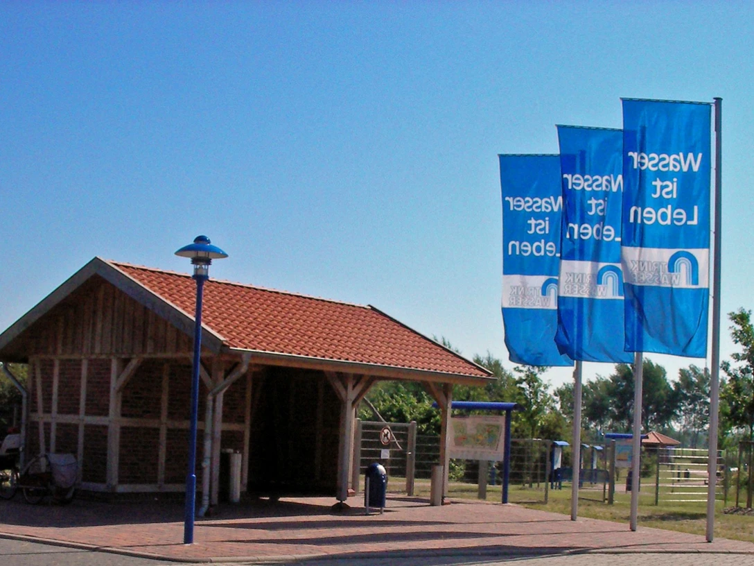 Trinkwasserlehrpfad des Wasserverbandes Bremervörde Trinkwasserlehrpfad des Wasserverbandes BremervördeDrinking water nature trail of the Bremervörde water boardDrikkevands-natursti i Bremervörde vandrådDrinkwaternatuurpad van het waterschap Bremervörde